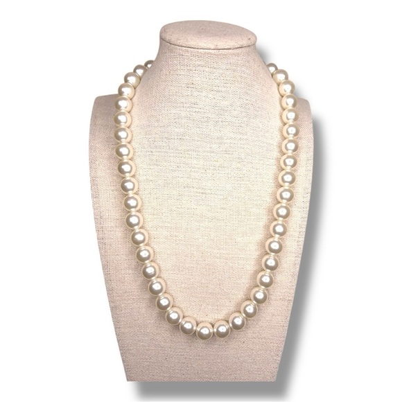 Vintage Pearl Style Beaded Necklace Silver Clasp Wedding Event Gift Formal Retro - Picture 1 of 7